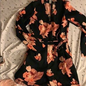 Long sleeve floral short romper